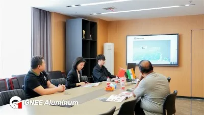 Indian customers visit the production line Indian customers visit the production line